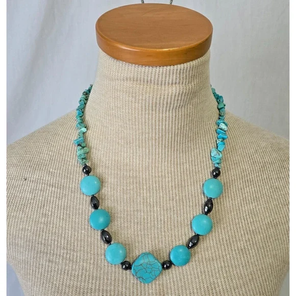 Turquoise Jewelry Set 20" Necklace and 2 Bracelets - Picture 3 of 8